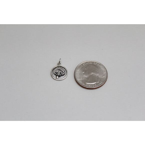 Sterling Silver Agaric Mushroom in a Circular Charm Pendant - Picture 4 of 5
